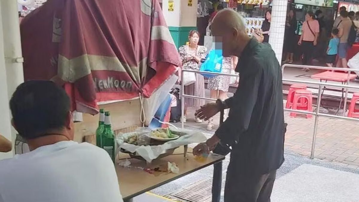 Chinatown Hawker Leftovers Consumption
